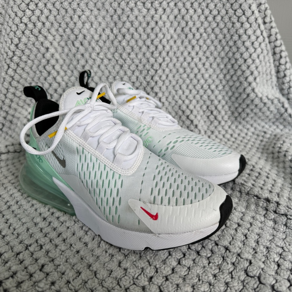 *RARE* Nike Airmax 270 women’s 8.5